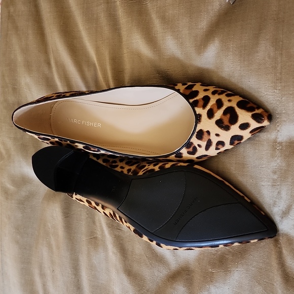 Marc Fisher Leopard Print, 2.5" Heels. NWOT. Sz 9. Beige Multi. - Picture 2 of 6